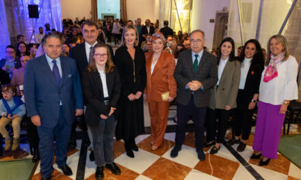 Down Compostela premia o compromiso de Chema Fernández, presidente de Santiago Centro